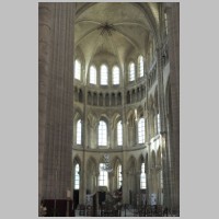 Soissons, photo GFreihalter, Wikipedia, south transept.jpg
